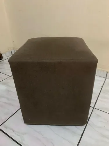 Puff Quadrado Estofado - Versátil e Confortável