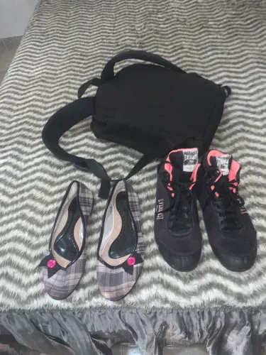 Conjunto mochila feminina + sapatilha número 34 + tênis cano curto número 34