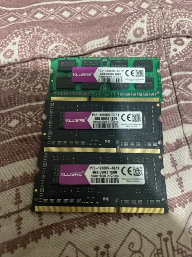 3 pentes de memoria ram de 4GB ddr3 1600
