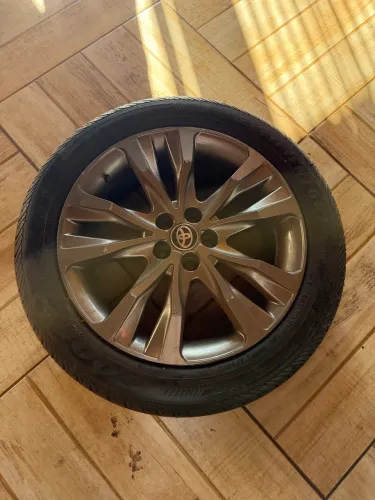 Roda corolla original aro 17 com pneu