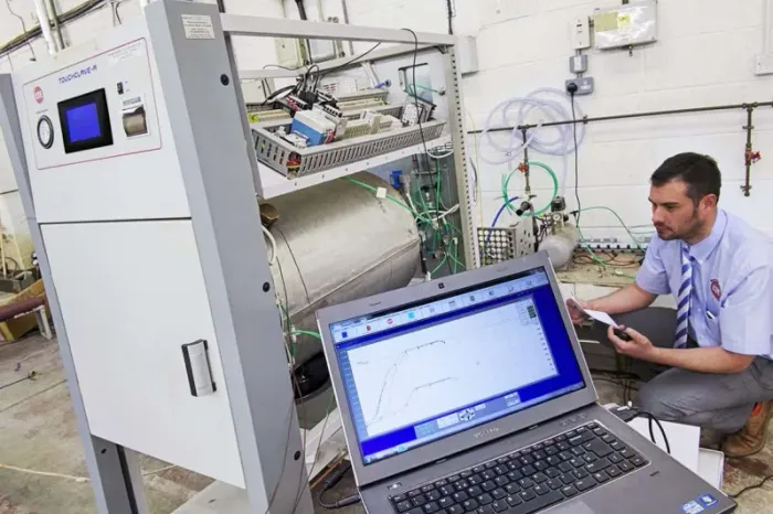 Manutenção de autoclave ALT e pequenos reparos