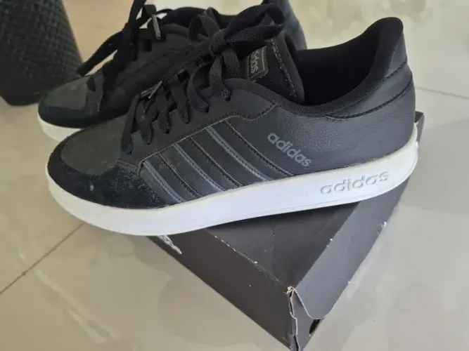 Tenis Adidas Breaknet