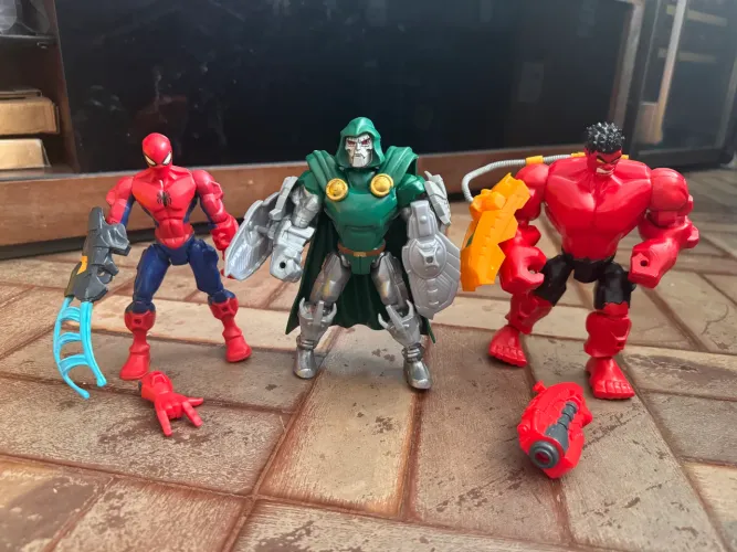 Boneco super heroes mashers