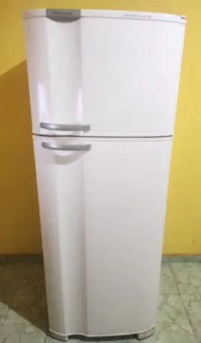 Geladeira Electrolux Frost Free funcionando