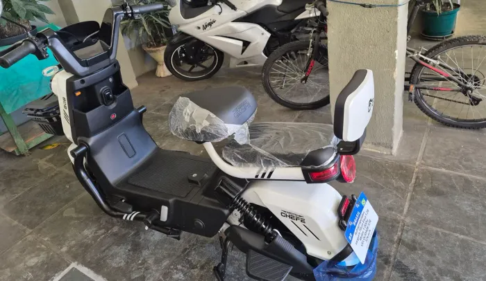 Moto elétrica Bob Zero quilômetros