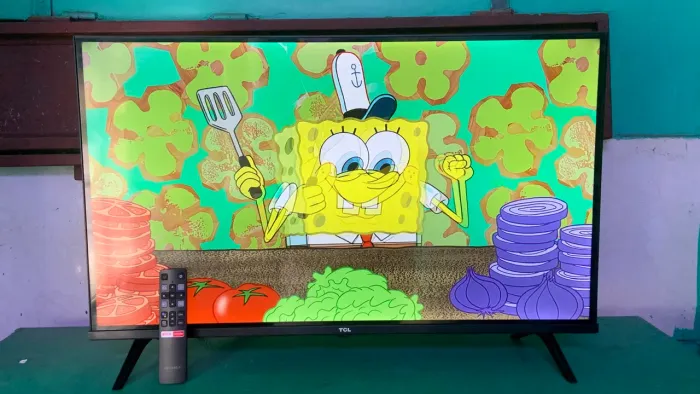 Tv smart TCL 32? polegadas semi nova 