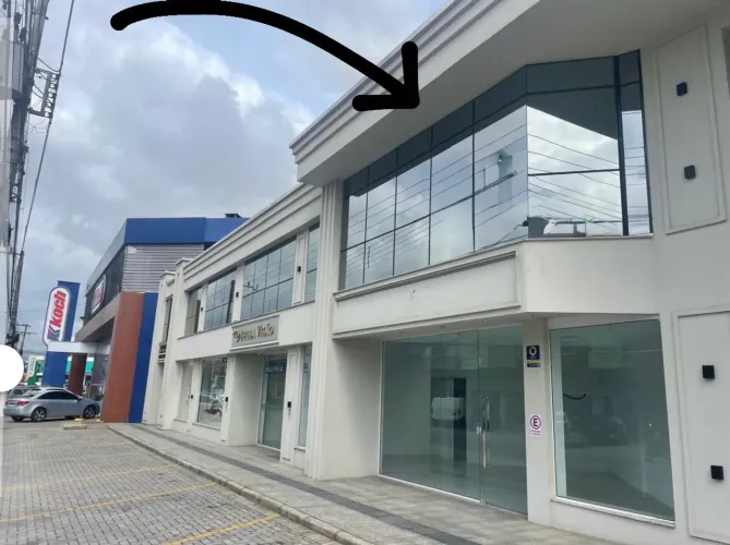 Sala comercial no centro de Tijucas SC para locação!