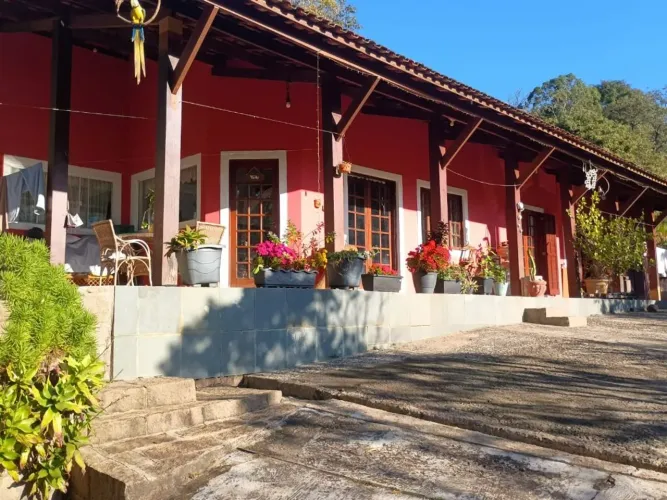 Chácara com 4 dormitórios à venda, 2500 m² por R$ 1.150.000,00 - Condomínio Nova Suiça - V