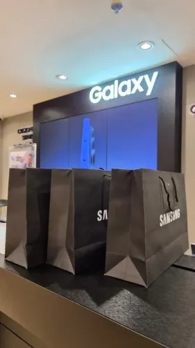 Samsung Galaxy S25 de 256GB na cor azul - Lacrado e com NF de jun/2026