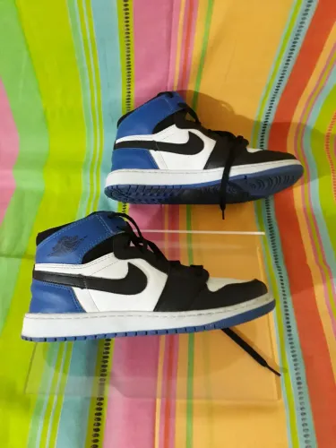 Tênis Nike novo na caixa. Nunca foi usado. 