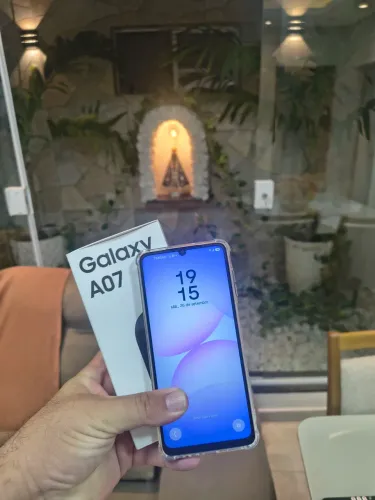 Vendo Samsung A07 com caixa