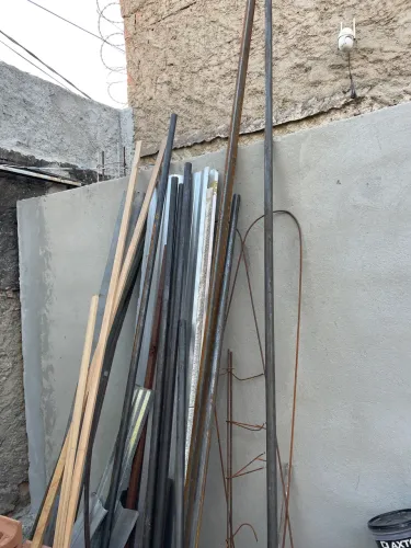Tubos de 1.1/4 chapa 18 vários pedaços