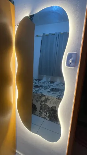ESPELHO ORGÂNICO COM LED