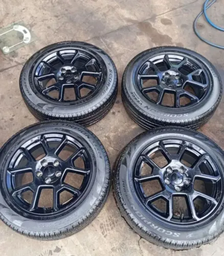 Jogo de Rodas Aro 17 com pneus 215/60 (Jeep Compass, Renegade, Fiat Toro)