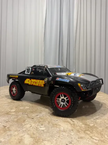 TRAXXAS SLASH ULTIMATE 4x4 LCG