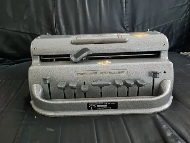 Máquina braile de escrever