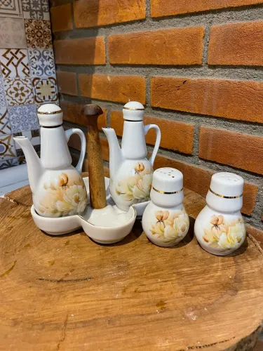 Galheteiro de porcelana 