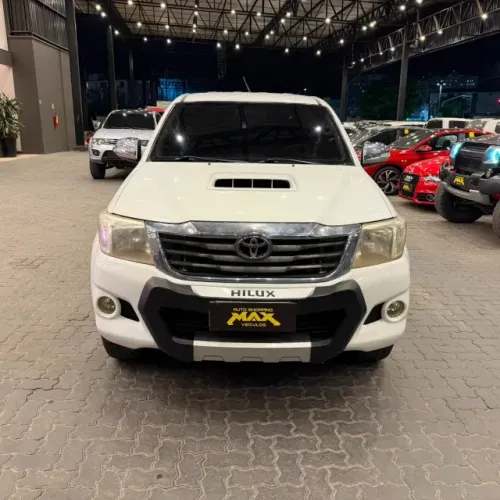 Toyota Hilux CD SRV D4-d 4X4 3.0 TDI Dies 2013