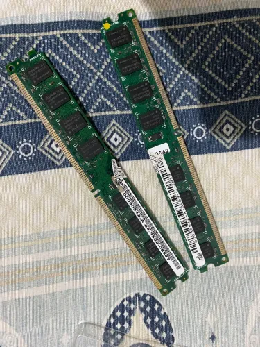4 pentes de 2GB DDR2