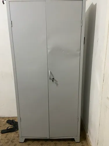 Armário de aço 2 portas e 4 prateleiras