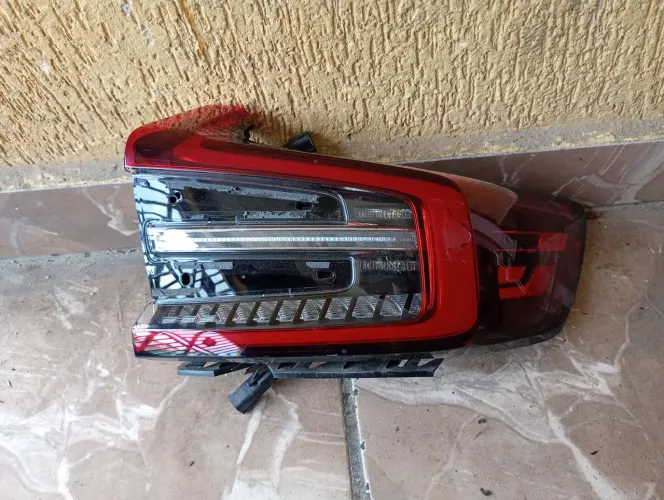 Lanterna Traseira Direita Volvo Xc C40 Xc40 2024 2025  (Detalhe)