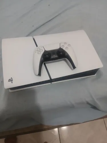 Vendo ps5 so acaito dinheiro ou pix vem com 10 jogos na memoria