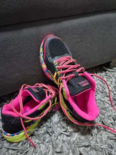 Tênis Feminino Asics