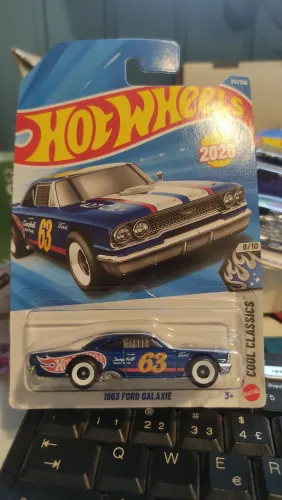 Hotwheels-Ford galaxy 
