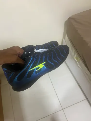 Tênis de futsal 