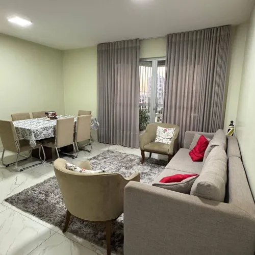 APARTAMENTO À VENDA NO ED. SANTA EDWIRGES TODO MOBILIADO NO CENTRO-SUL CBÁ