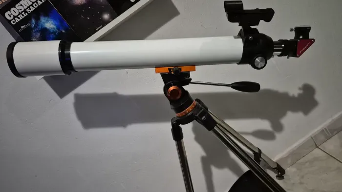 Telescopio refrator uranum atena 2