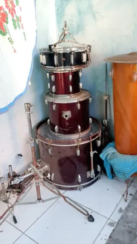 Um corpo de bateria