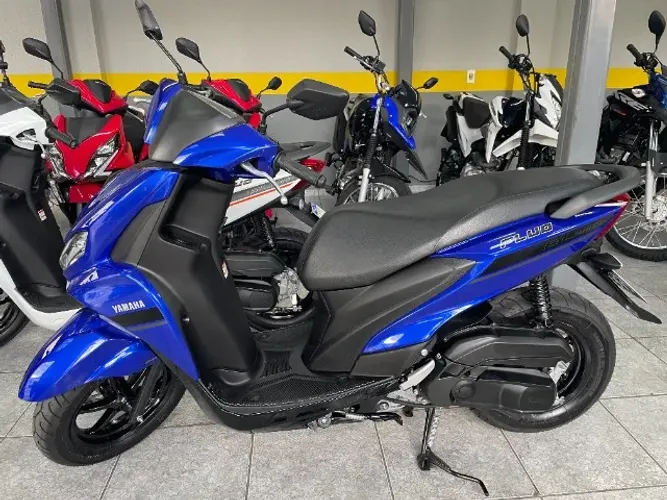Fluo 125 Abs com 800 kms