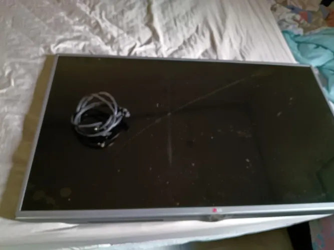 Vendo tv smart 42 retirada de peças
