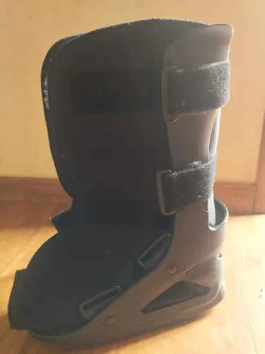 Bota ortopédica semi-nova