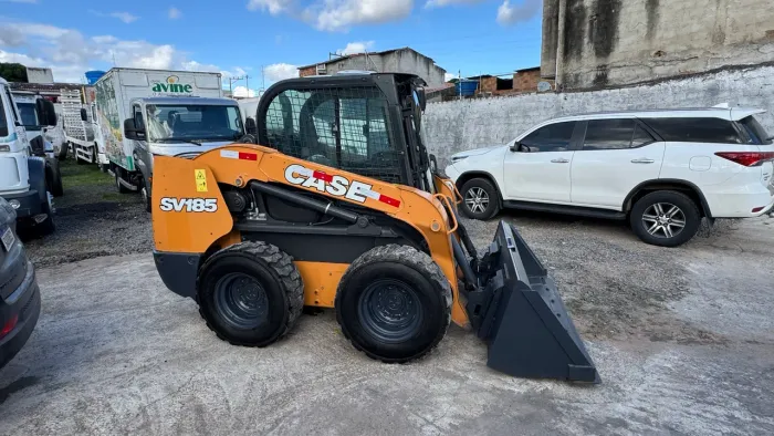 Bob cat CASE SV185