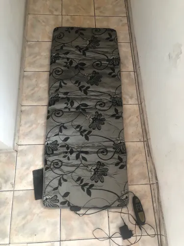 Colchonete massageador elétrico 