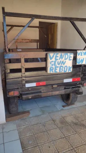 Vende-se reboque
