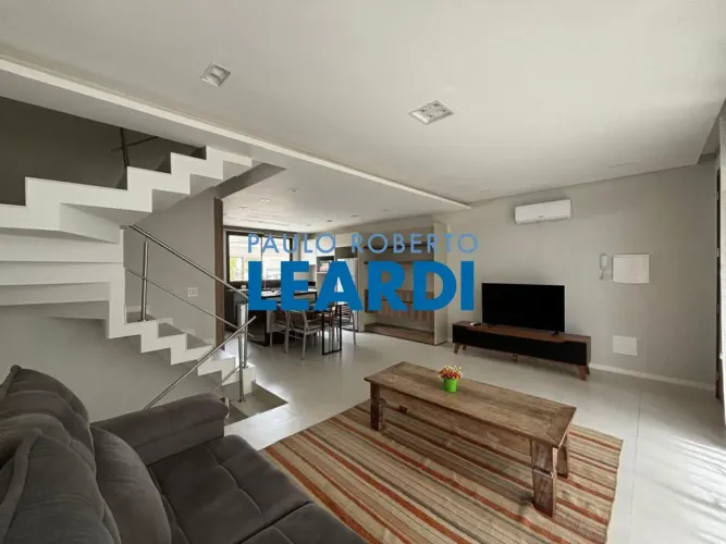 CASA EM CONDOMÍNIO - LAGOA DA CONCEIÇÃO - SC