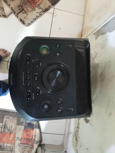 Caixa de som Aiwa com problema no botão de ligar