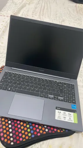 Notebook Samsung i3 semi novo