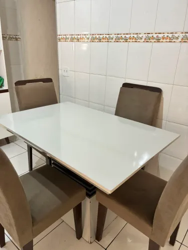 Mesa com 4 Cadeiras