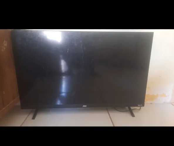 Televisao 32 polegadas nova , único problema é a tela tem concerto