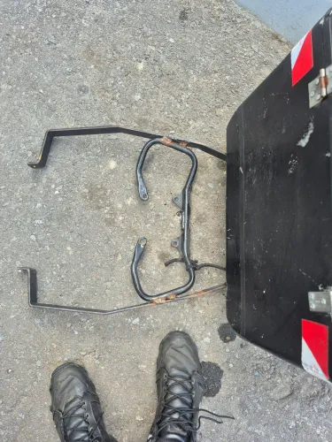 bau de 70 litros com suporte