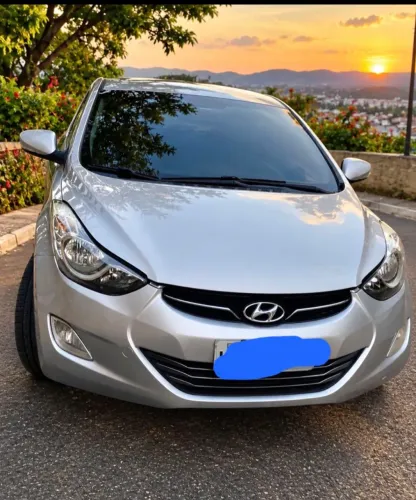 Hyundai Elantra GLS 1.8 16V Aut. 2012