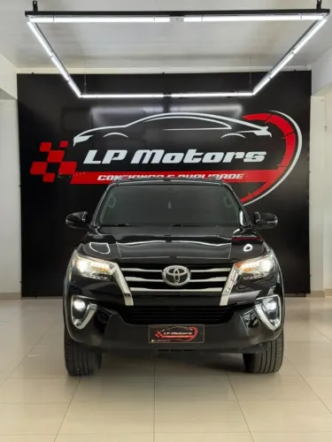 Toyota Hilux SW4 SRX 4X4 2.8 TDI 16V Dies. Aut. 2018