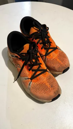 Tenis On Cloudsurfer 2 tam 42