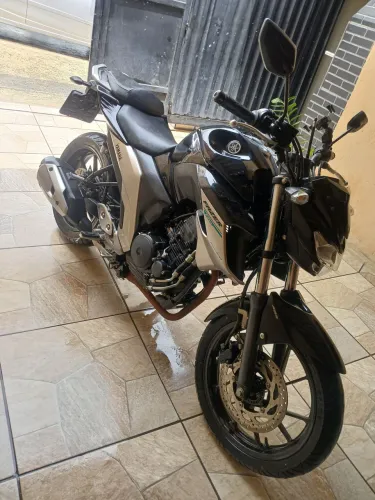 Fazer 250 cc de fino trato ...
