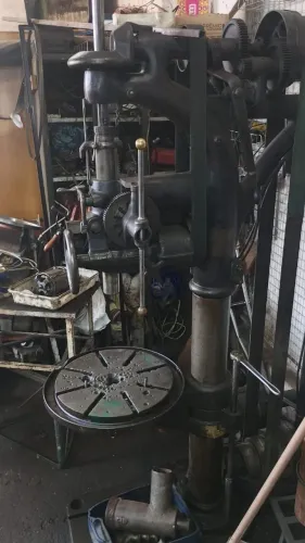 Furadeira, mandrilador de coluna. Fabricação alemã.