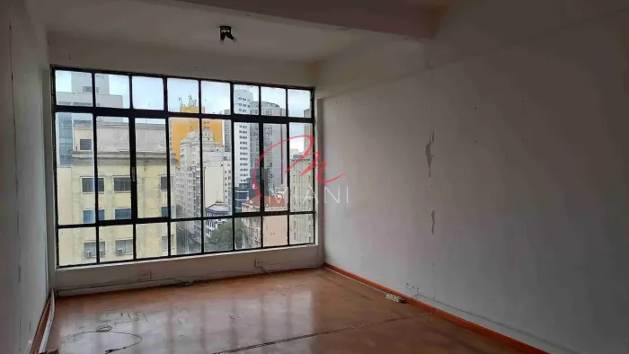 Conjunto comercial para Locação na Santa Ifigênia com 43m², 1 banheiro - Próximo da estaçã